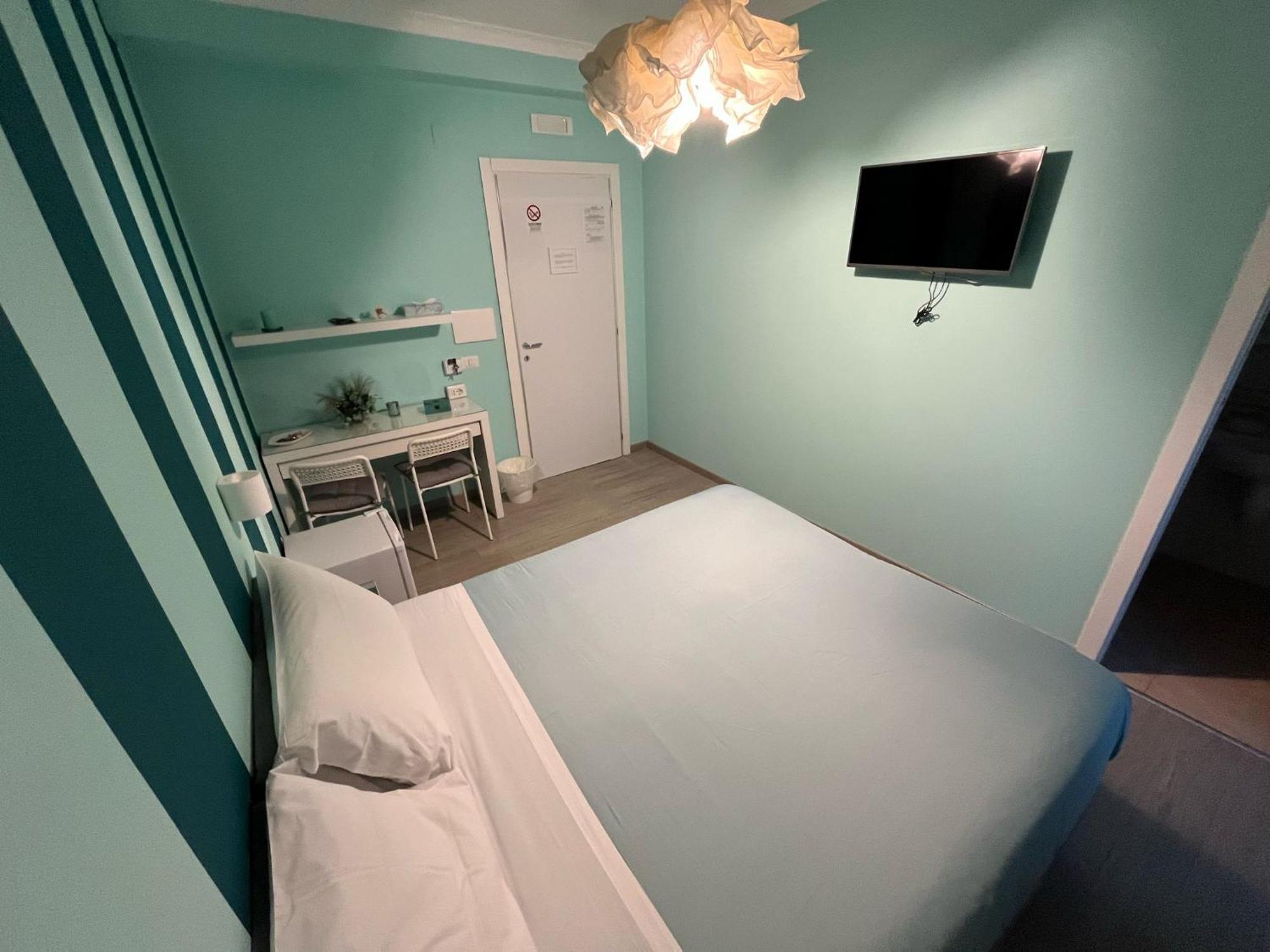 F.Rooms Napoli מראה חיצוני תמונה