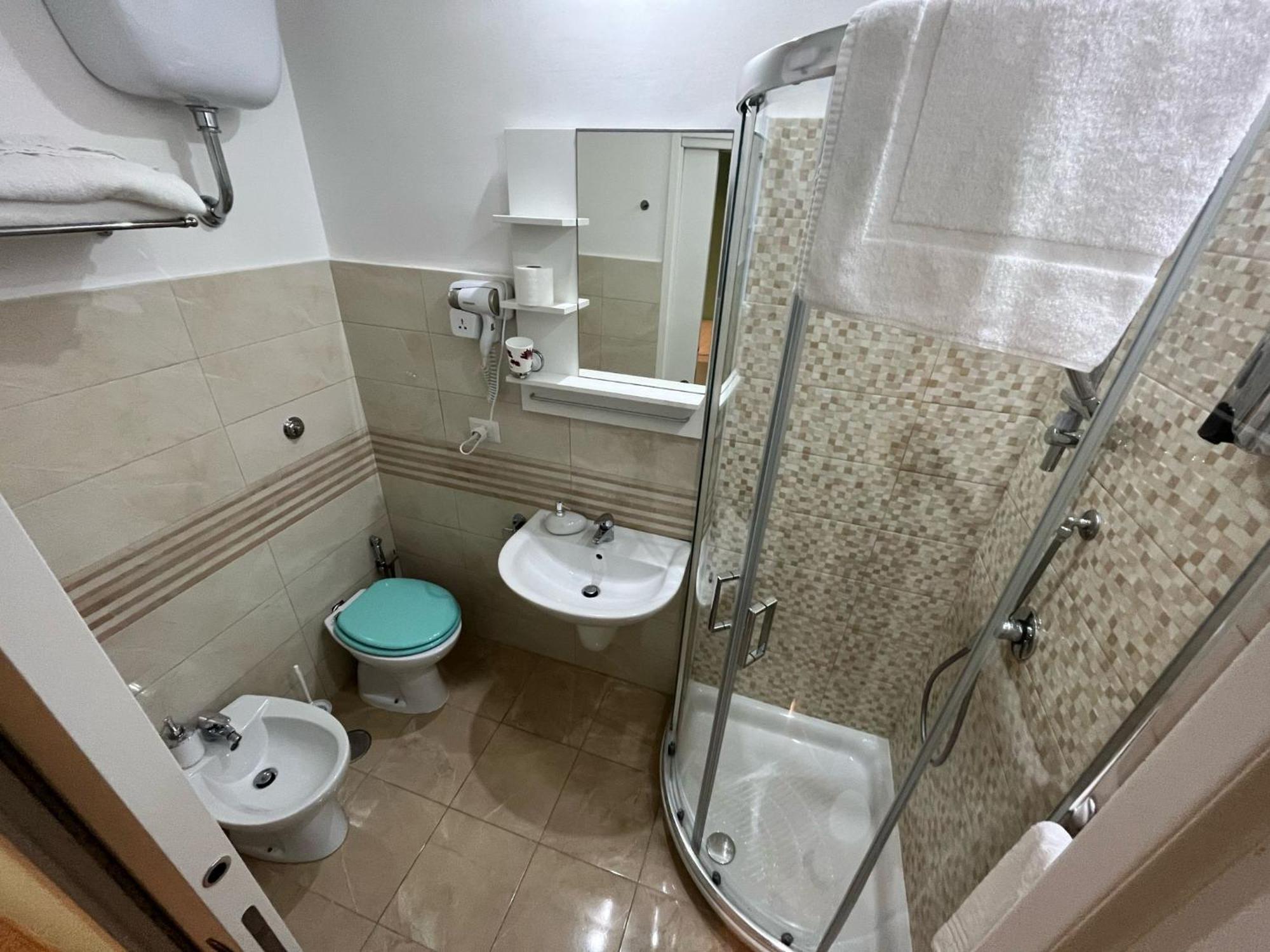 F.Rooms Napoli מראה חיצוני תמונה